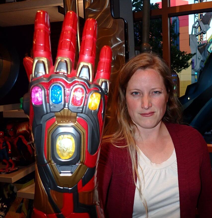 Sheri holding the Iron Man Infinity Guantlet